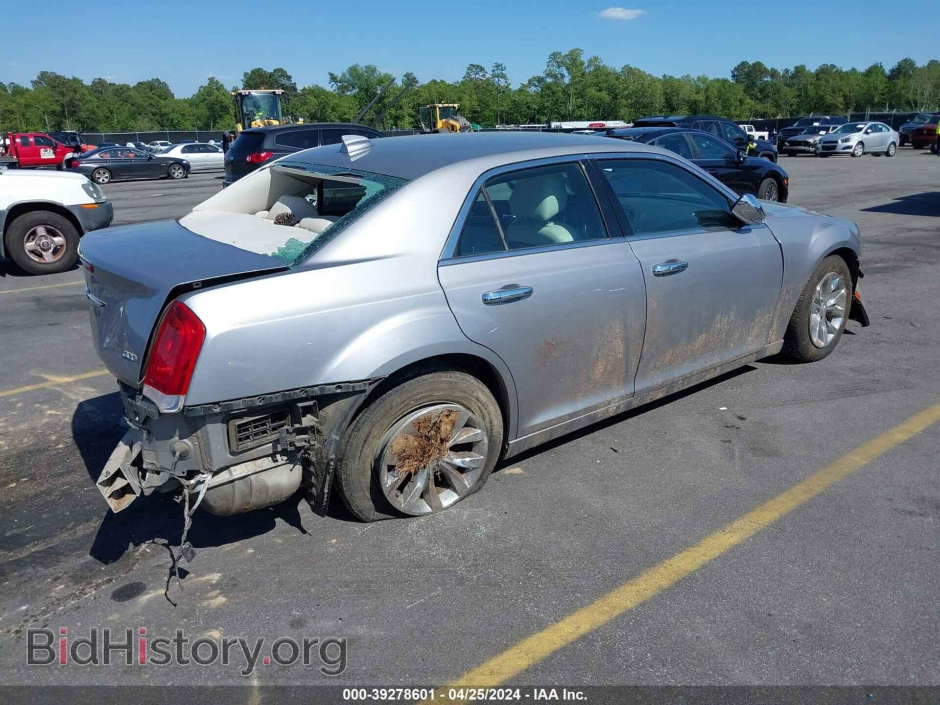 2015 CHRYSLER 300 - VIN: 2C3CCAAG8FH802049 - Фото 4