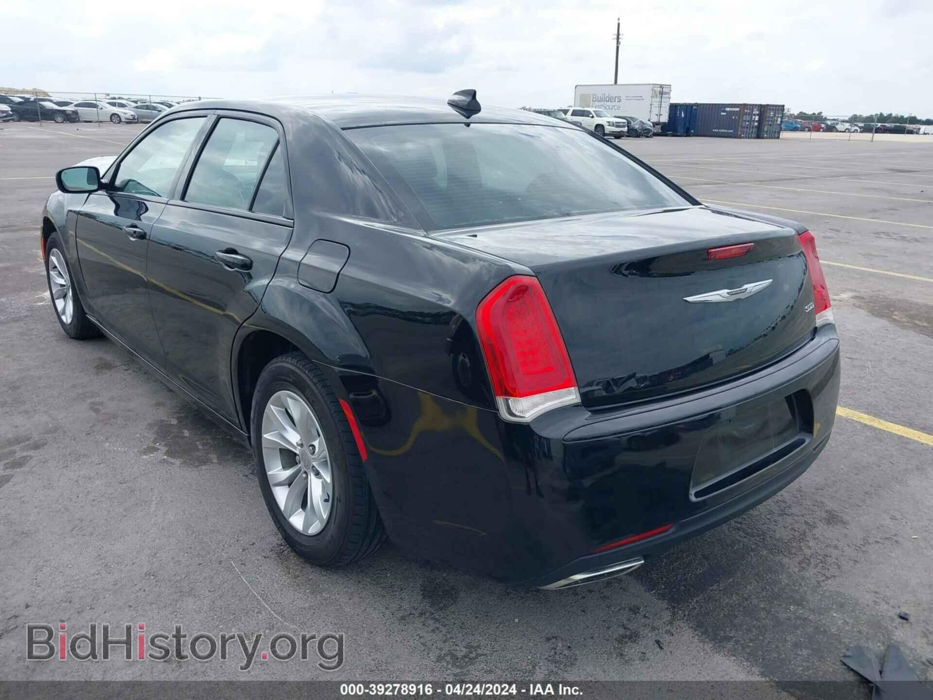 2019 CHRYSLER 300 - VIN: 2C3CCAAG9KH758136 - Фото 3