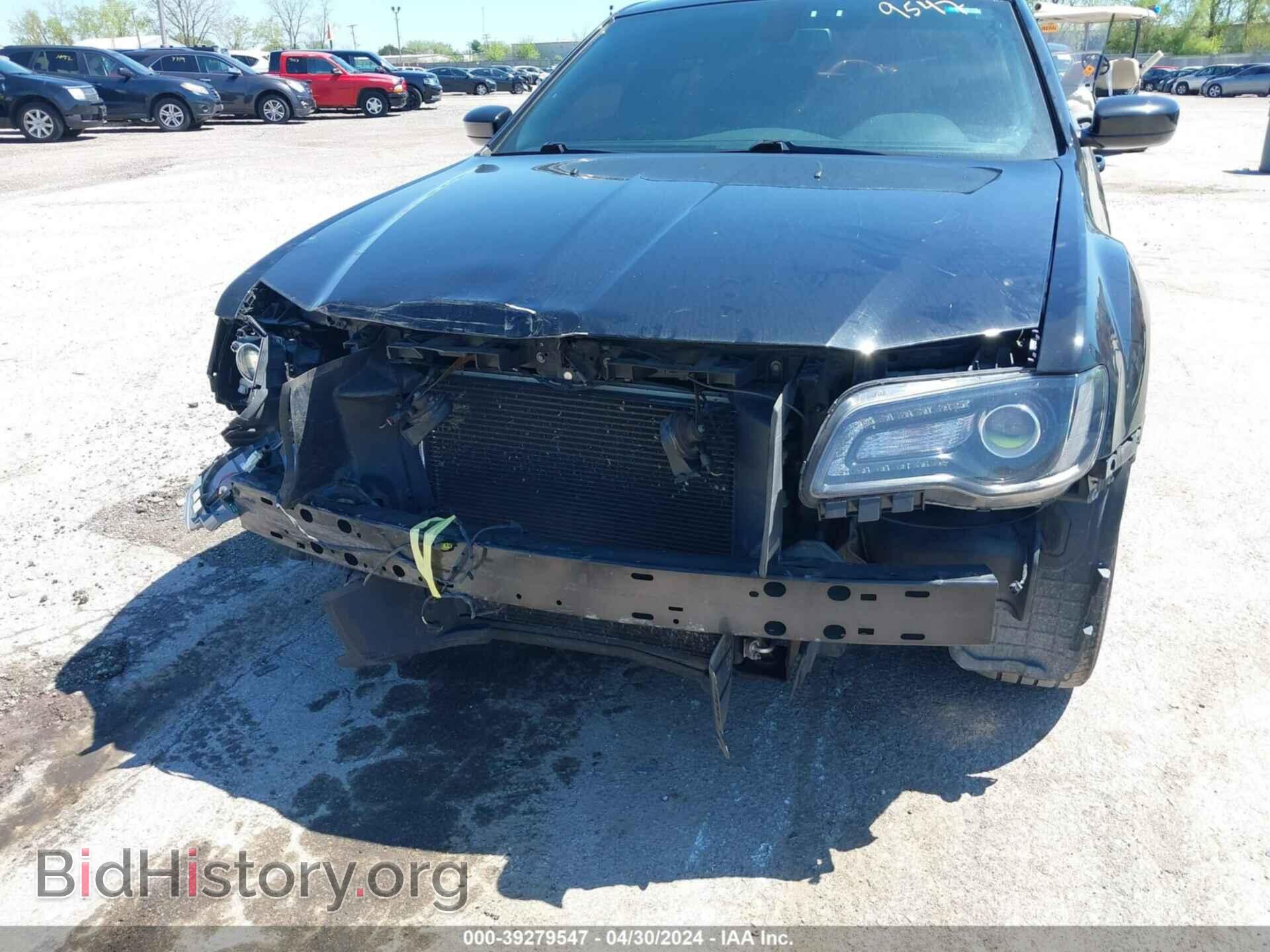 2019 CHRYSLER 300 - VIN: 2C3CCABG2KH617973 - Фото 6