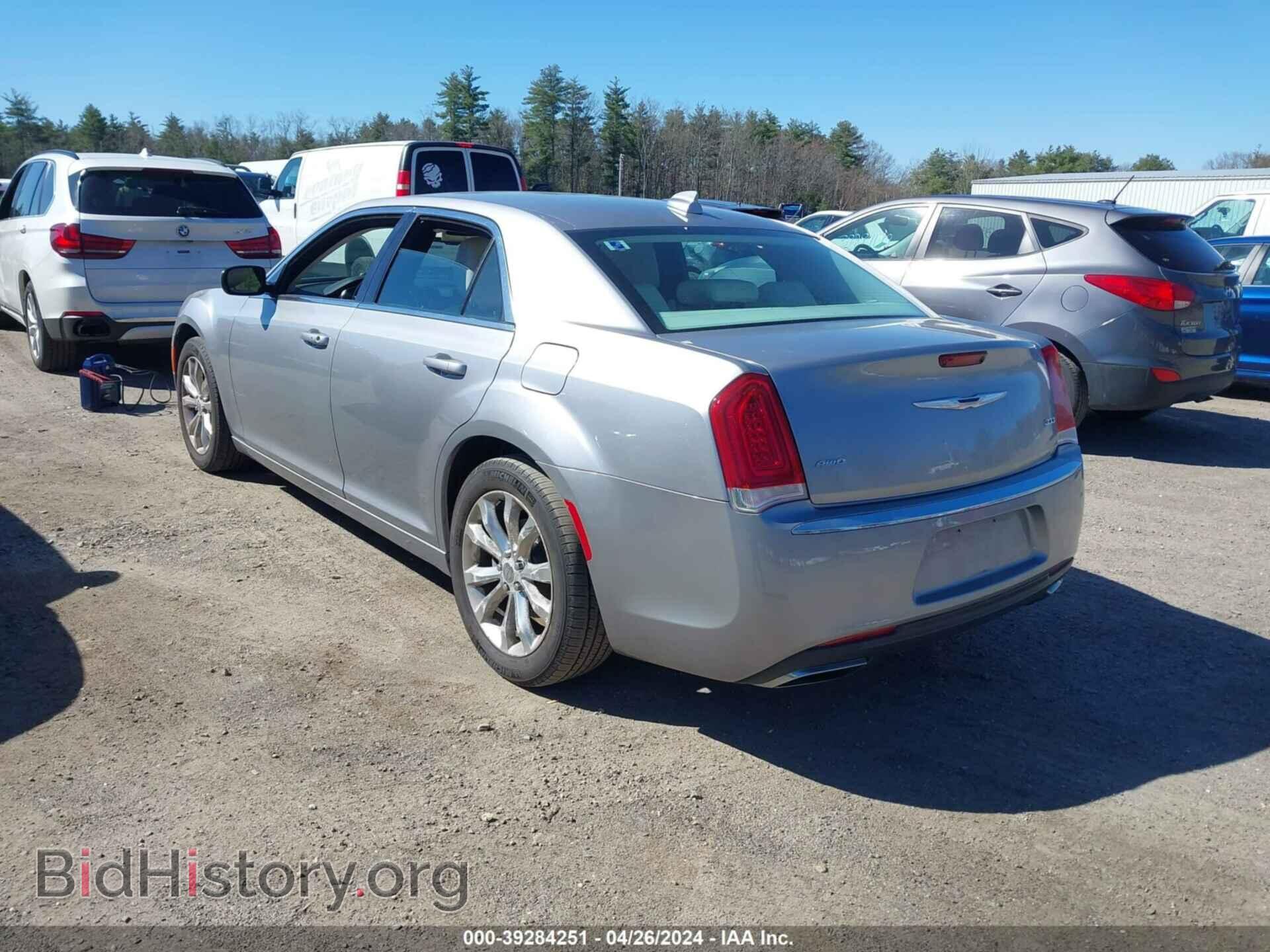 2016 CHRYSLER 300 - VIN: 2C3CCARG1GH261593 - Фото 3