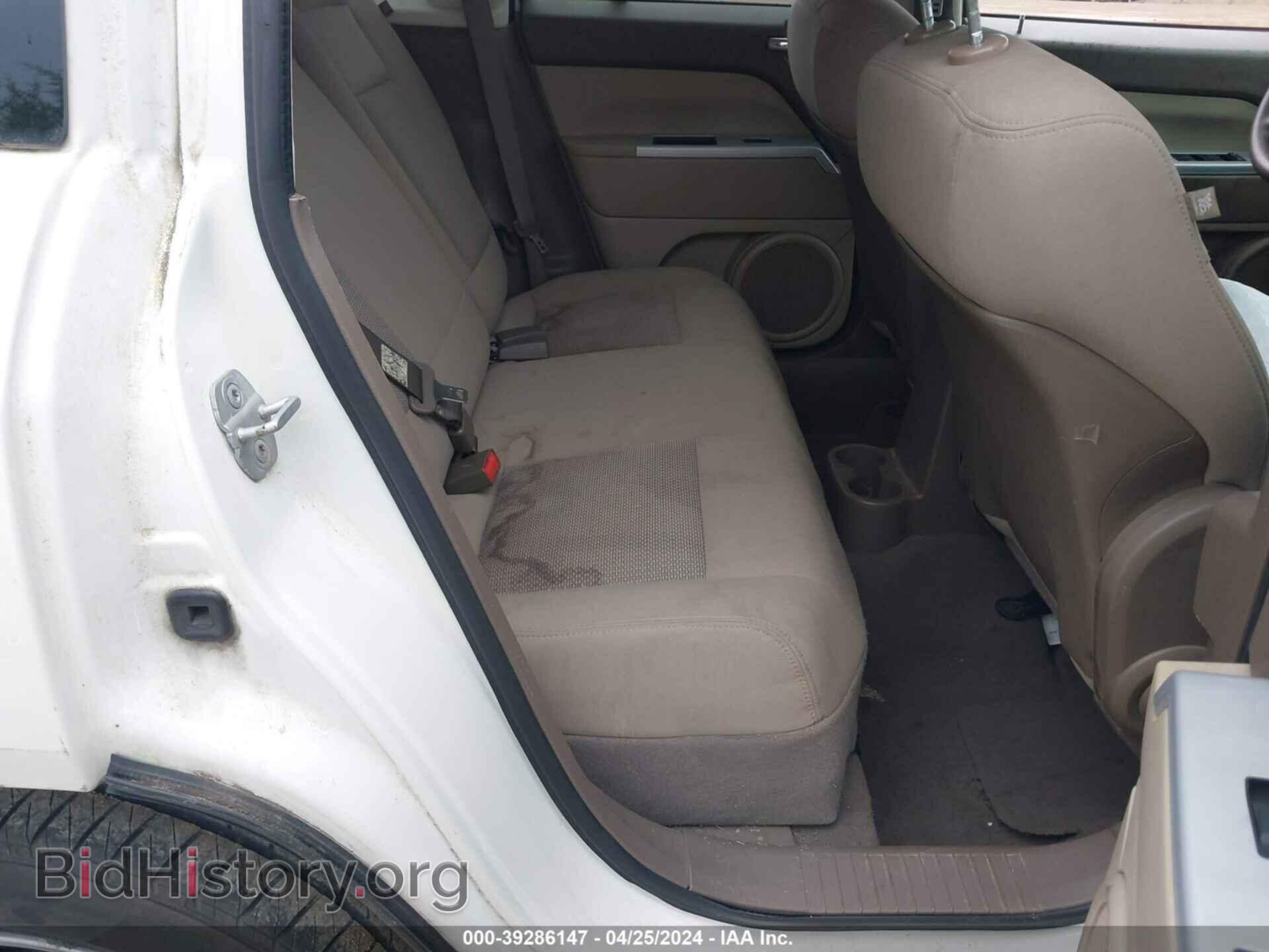 2008 JEEP COMPASS - VIN: 1J8FT47W58D708101 - Фото 8