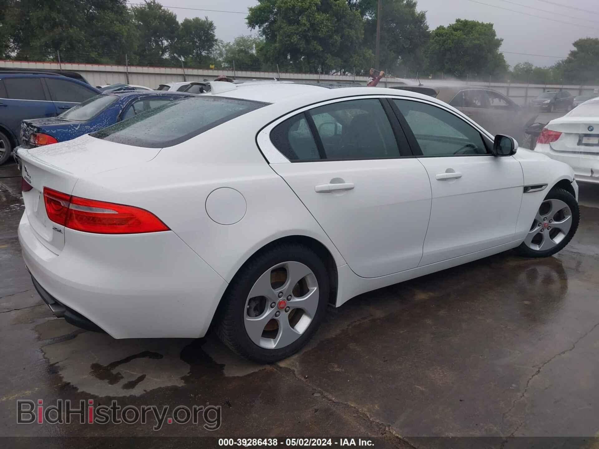 2017 JAGUAR XE - VIN: SAJAR4BG8HA951565 - Фото 4