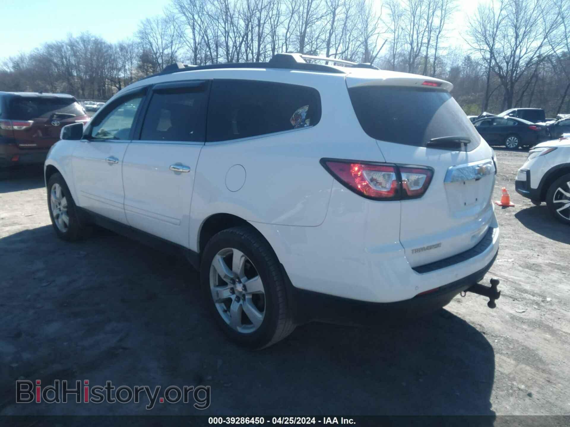 2017 CHEVROLET TRAVERSE - VIN: 1GNKRGKD5HJ184100 - Фото 3