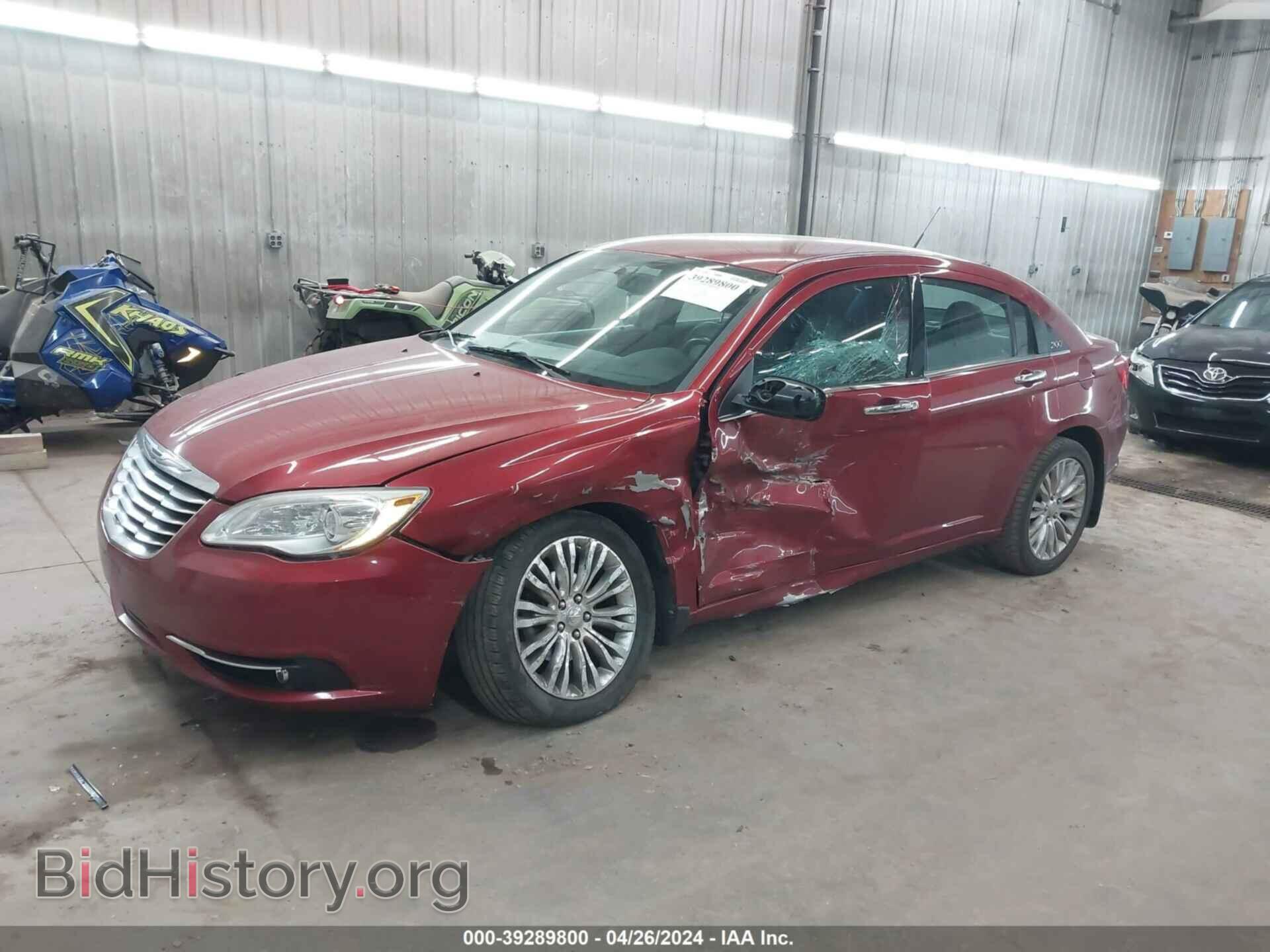2011 CHRYSLER 200 - VIN: 1C3BC2FG1BN526941 - Фото 2