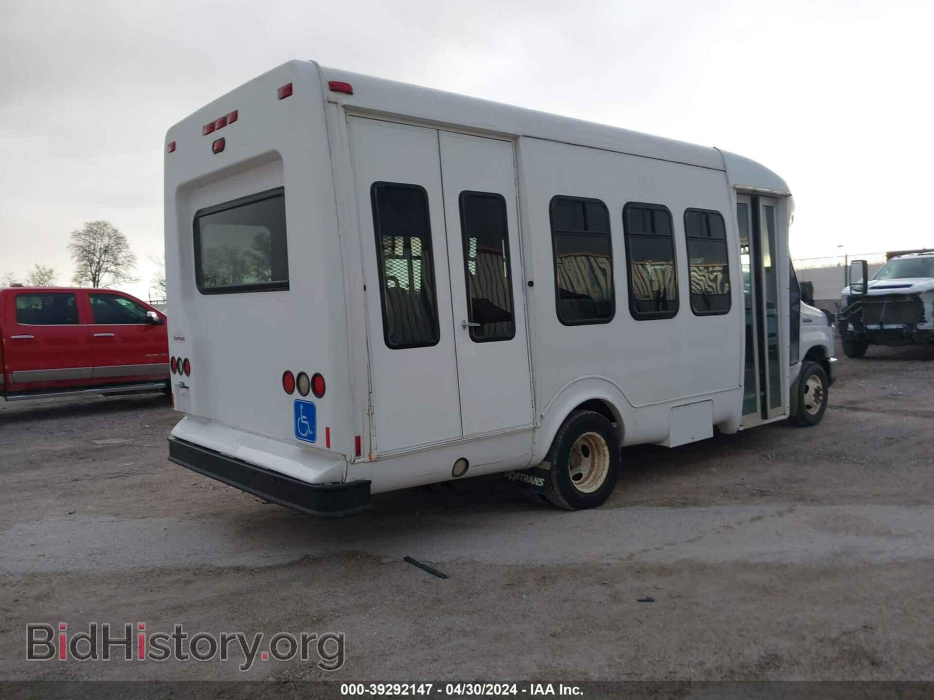 2009 FORD E-450 CUTAWAY - VIN: 1FDFE45S59DA92902 - Фото 4