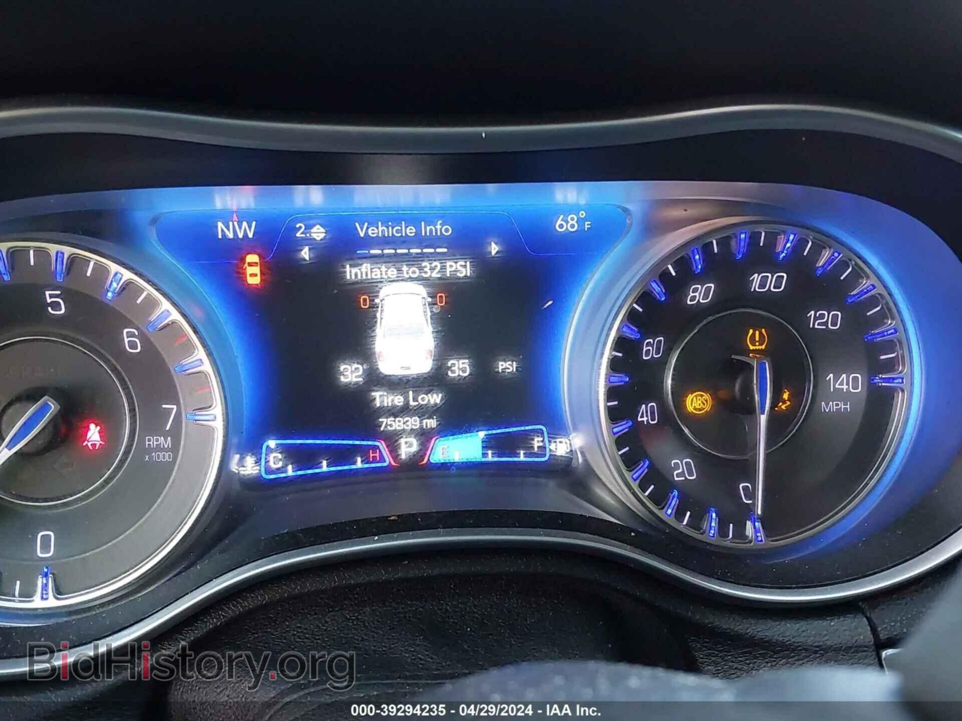 2019 CHRYSLER 300 - VIN: 2C3CCAAG7KH590920 - Фото 16