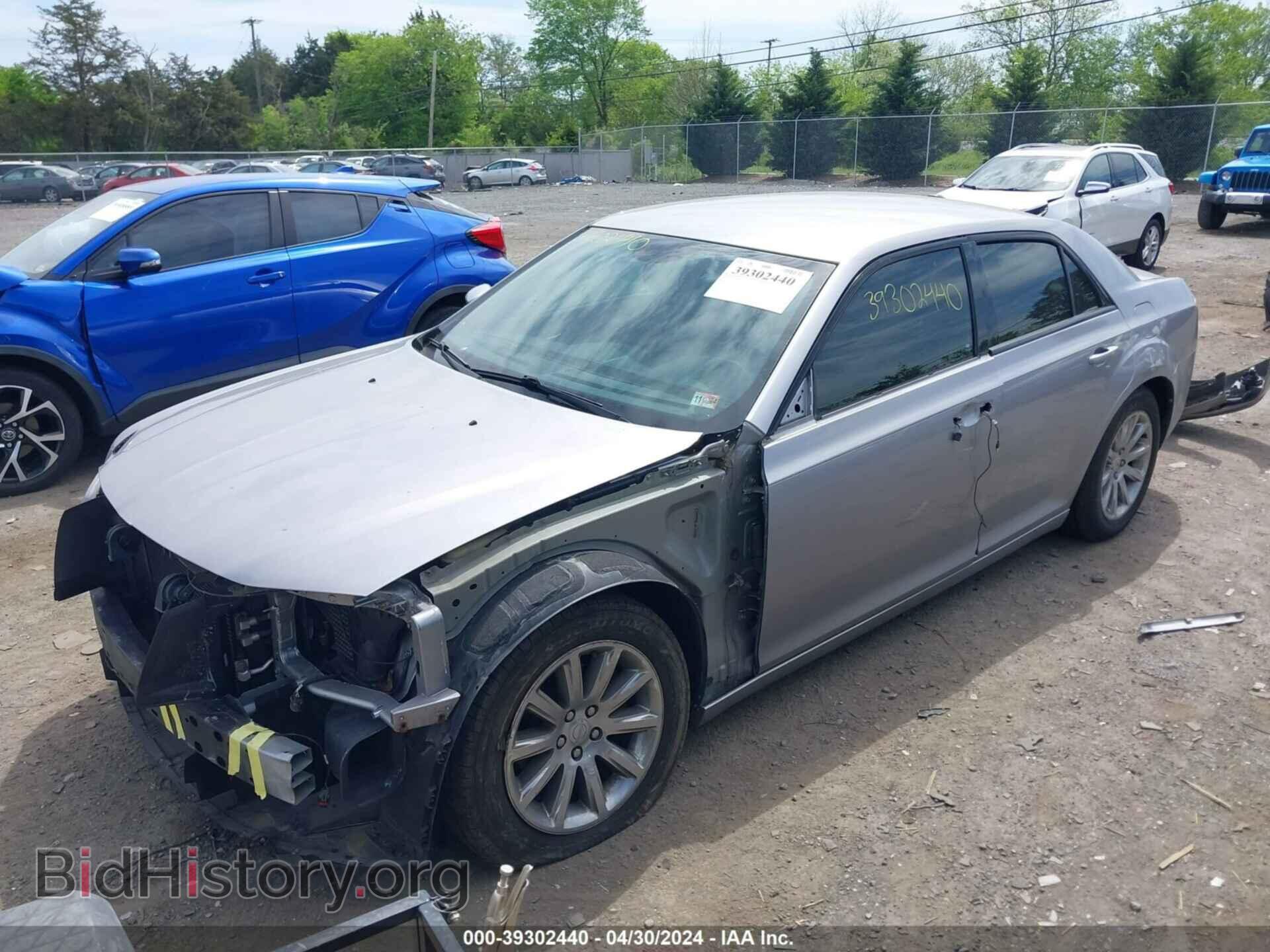 2014 CHRYSLER 300 - VIN: 2C3CCABG0EH296777 - Фото 2