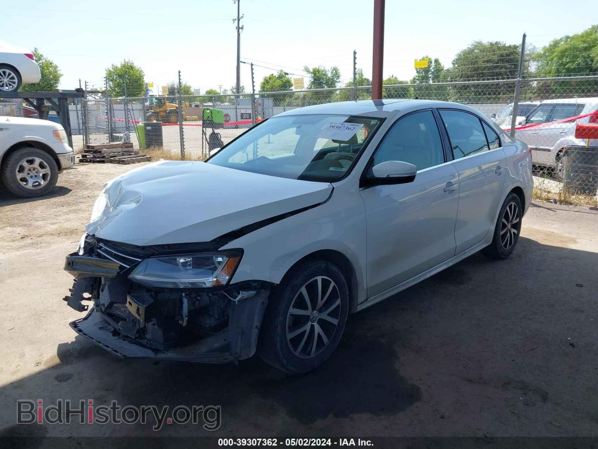 2017 VOLKSWAGEN JETTA - VIN: 3VWDB7AJ2HM237462 - Фото 2