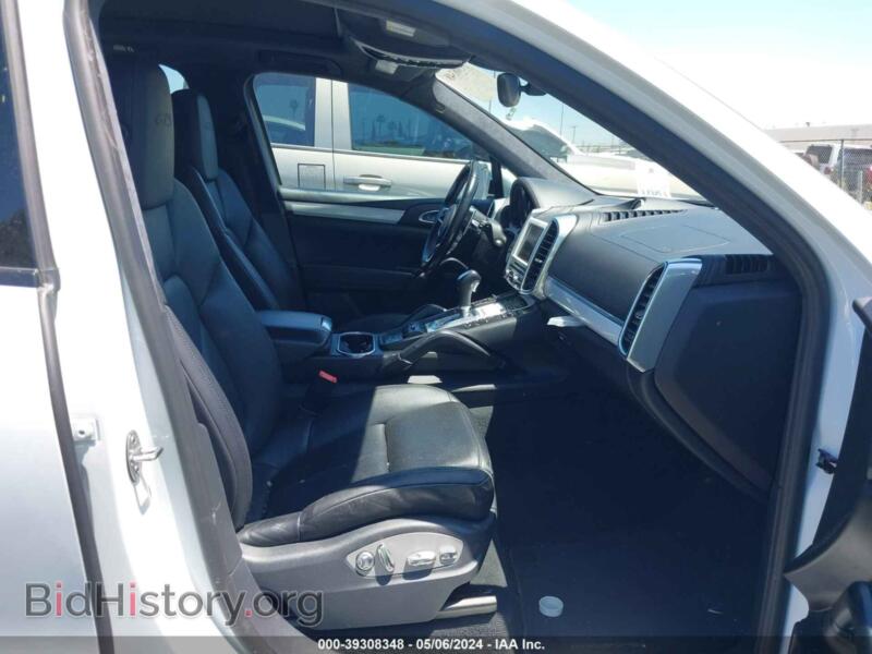 2016 Porsche CAYENNE (VIN WP1AD2A2XGLA80693) — фото 5 из 18