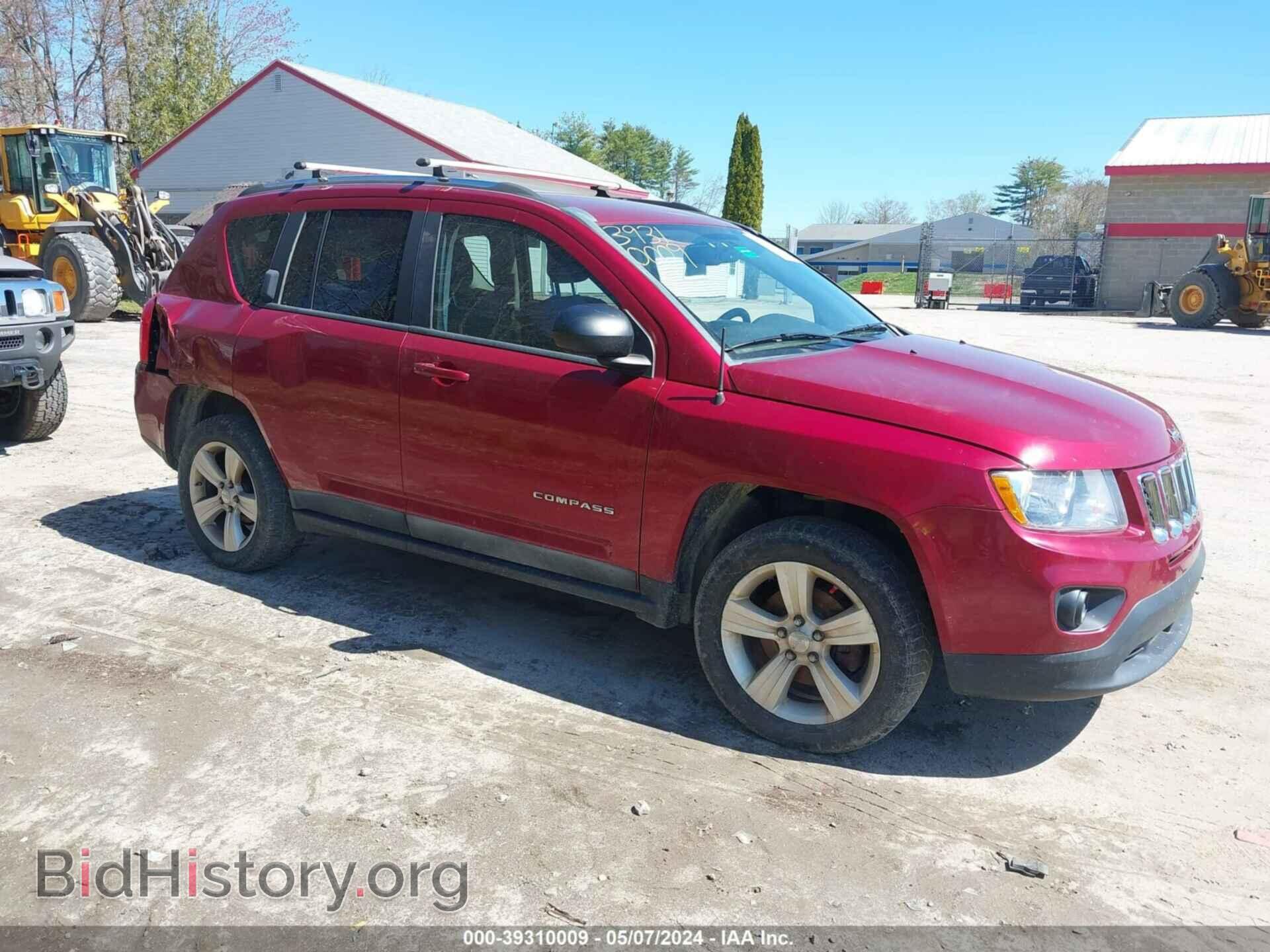 Photo 1J4NF1FB8BD136224 - JEEP COMPASS 2011