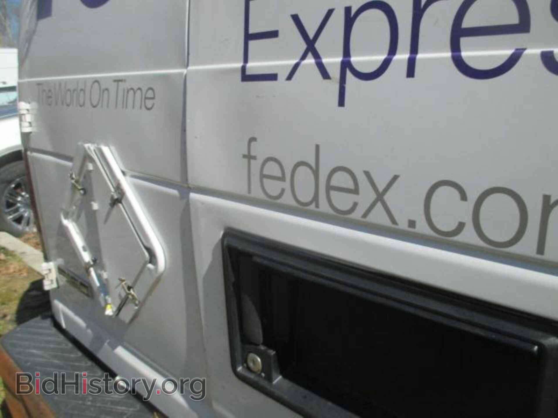 2010 FORD ECONOLINE - VIN: 1FTNE1EW5ADA91416 - Фото 5