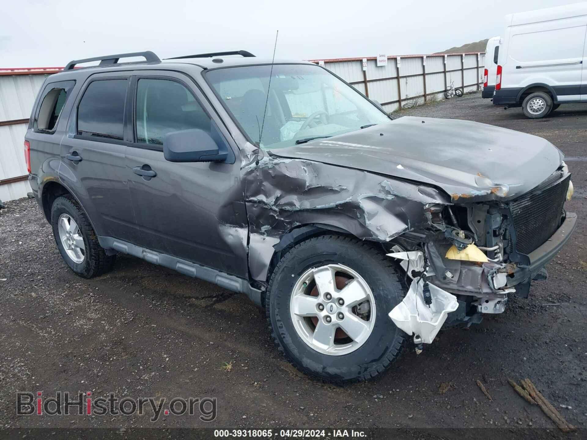 Photo 1FMCU0D77AKB29105 - FORD ESCAPE 2010