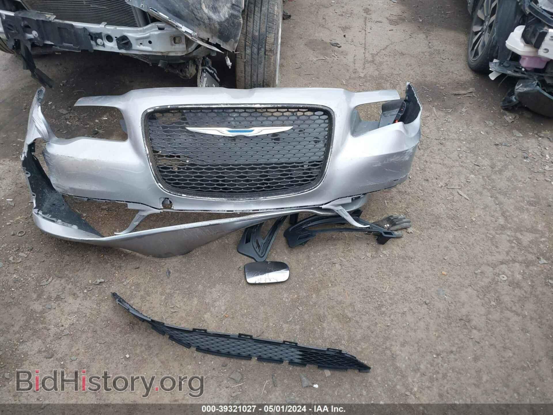 2017 CHRYSLER 300 - VIN: 2C3CCAAG2HH570437 - Фото 11