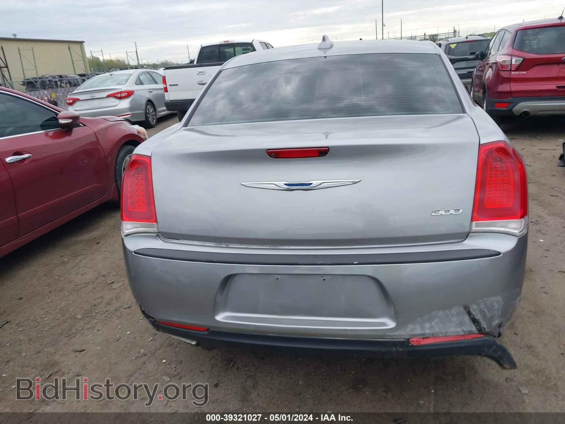 2017 CHRYSLER 300 - VIN: 2C3CCAAG2HH570437 - Фото 16