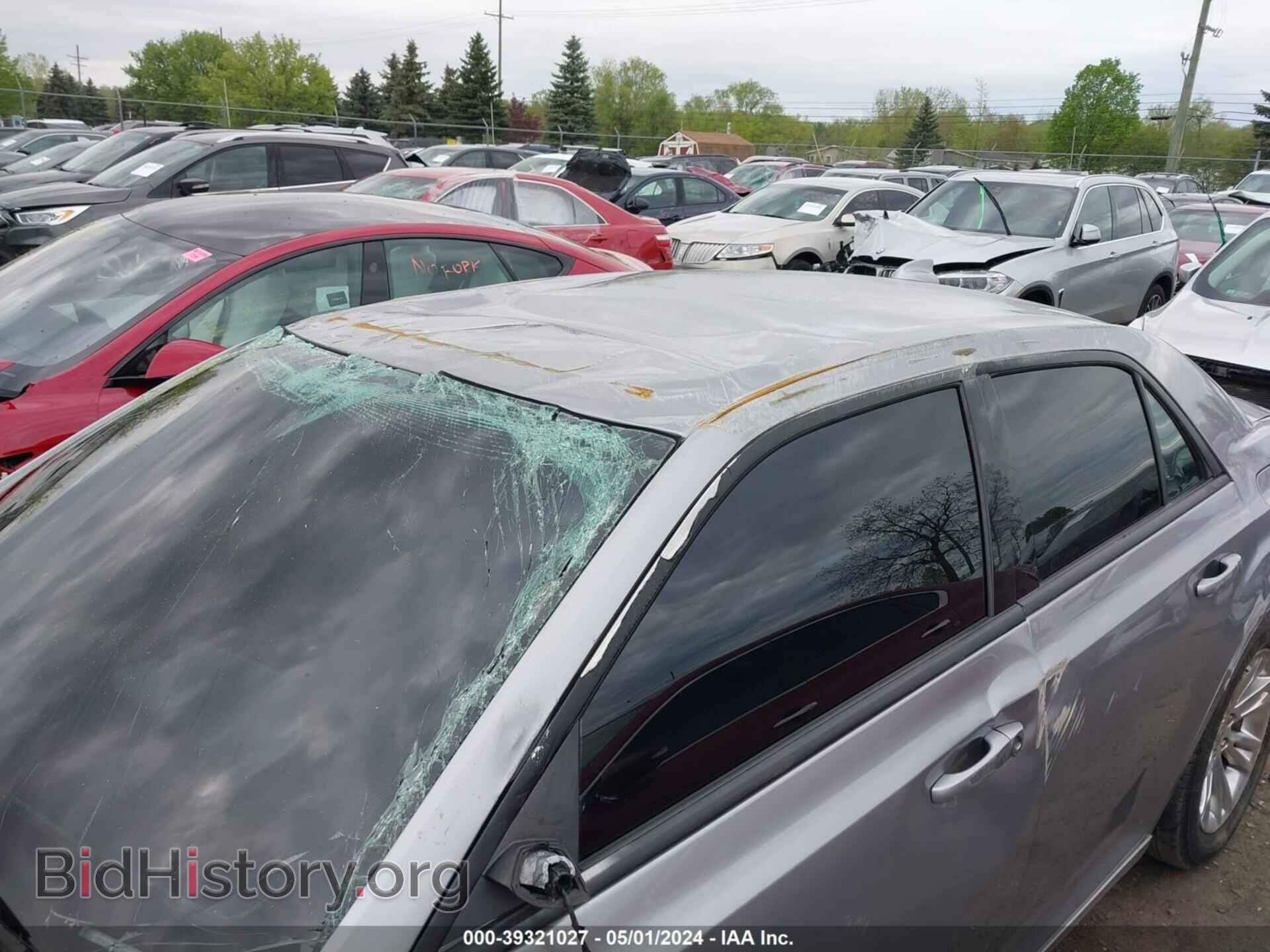 2017 CHRYSLER 300 - VIN: 2C3CCAAG2HH570437 - Фото 18