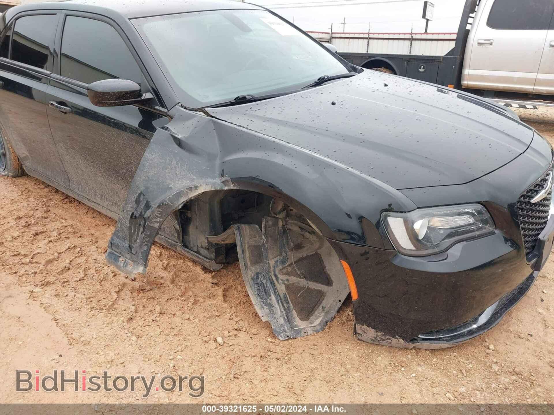 2019 CHRYSLER 300 - VIN: 2C3CCAAG9KH755740 - Фото 6