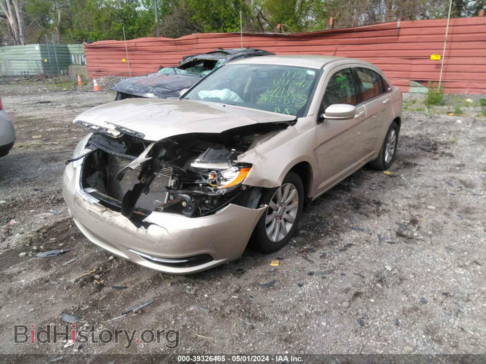 2013 CHRYSLER 200 - VIN: 1C3CCBBB2DN597485 - Фото 2