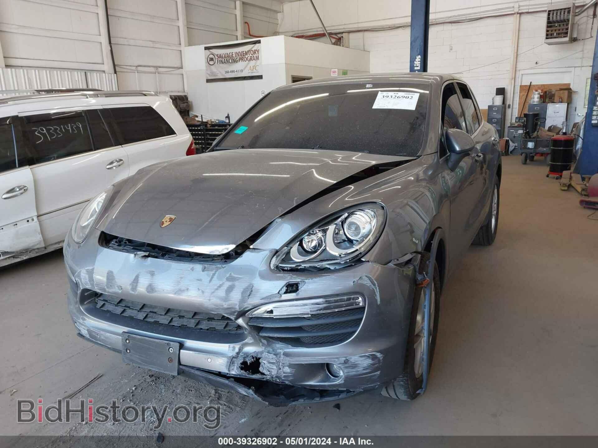 2011 PORSCHE CAYENNE - VIN: WP1AB2A28BLA43074 - Фото 2