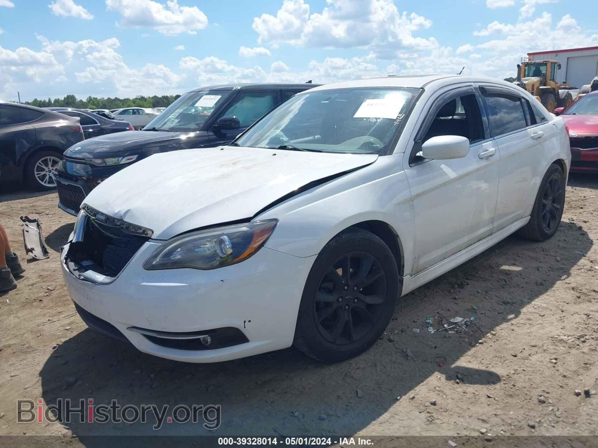 2013 CHRYSLER 200 - VIN: 1C3CCBCG3DN719247 - Фото 2