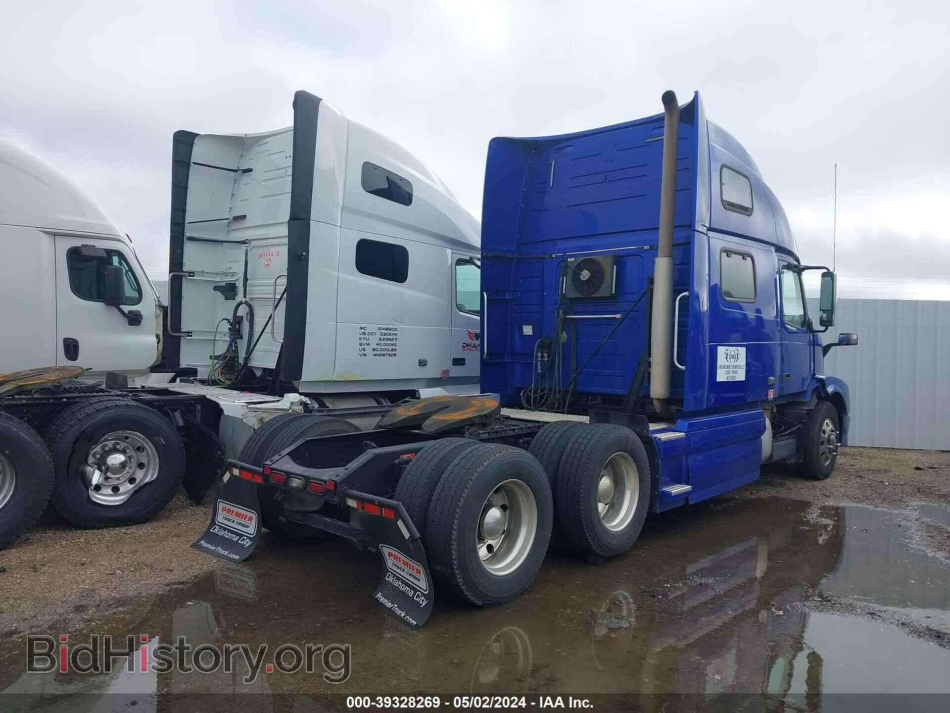 2017 VOLVO VNL - VIN: 4V4NC9EH6HN964461 - Фото 4