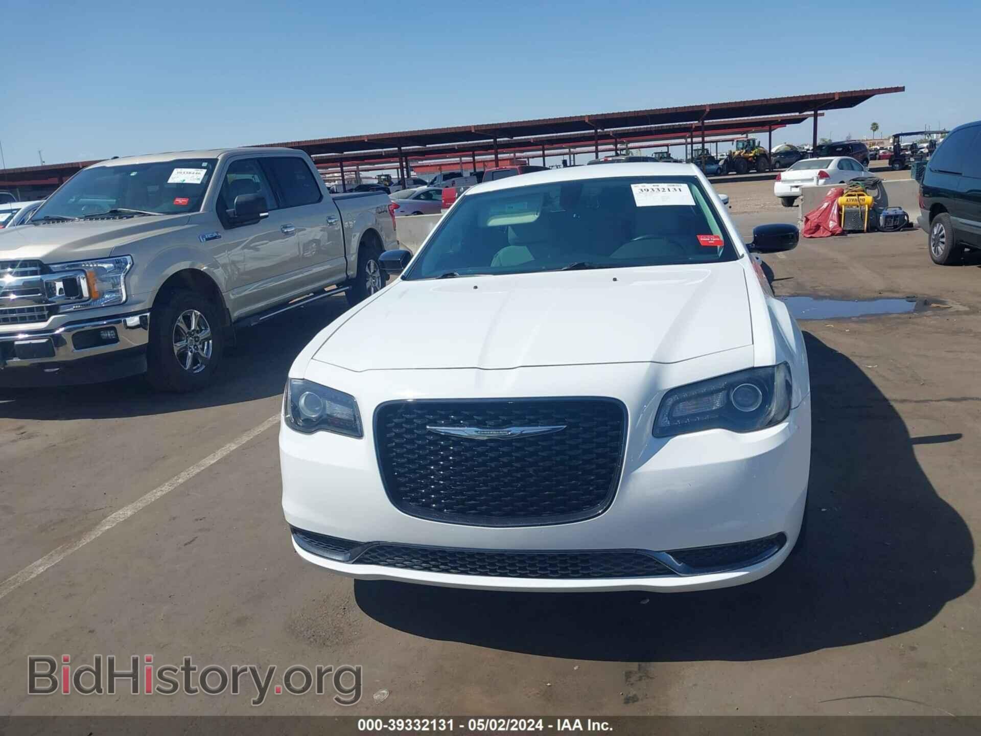 2019 CHRYSLER 300 - VIN: 2C3CCAAG5KH704459 - Фото 12