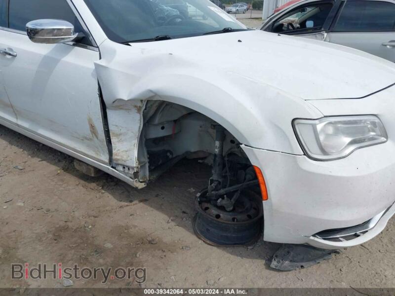 2016 Chrysler 300C (VIN 2C3CCAEG0GH282439) — фото 6 из 17