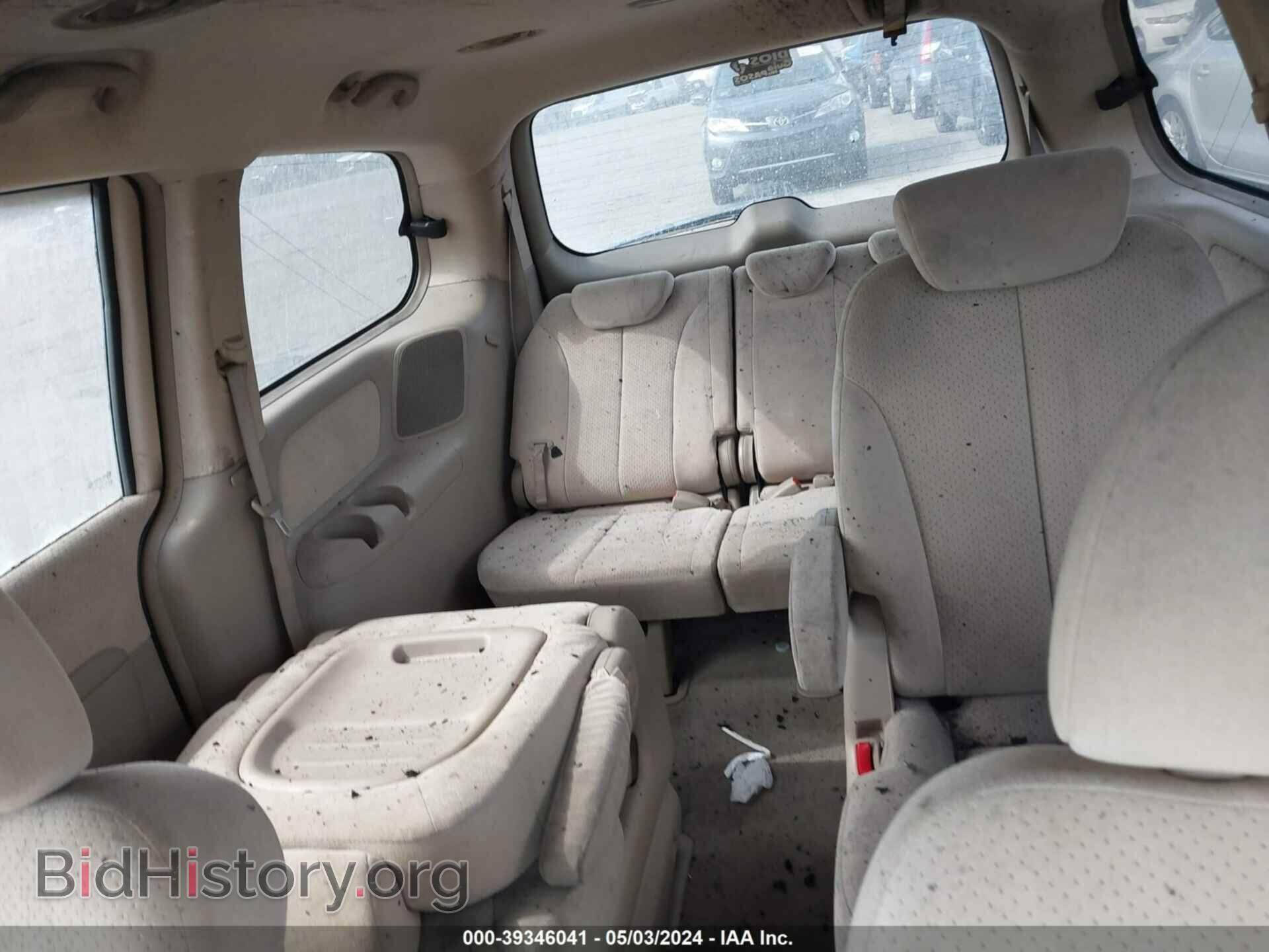2007 HYUNDAI ENTOURAGE - VIN: KNDMC233176043473 - Photo 8