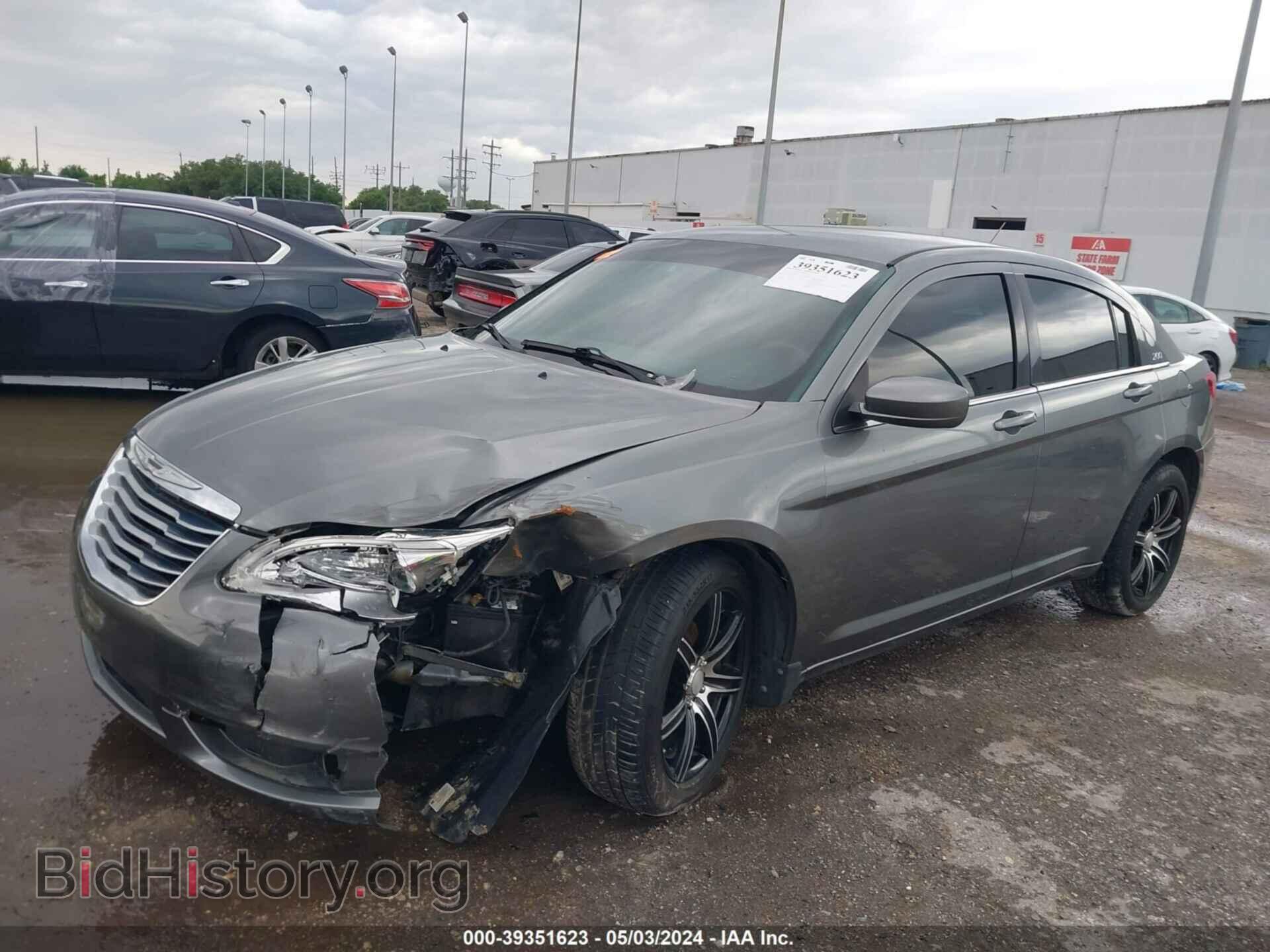 2012 CHRYSLER 200 - VIN: 1C3CCBAB8CN105574 - Фото 2