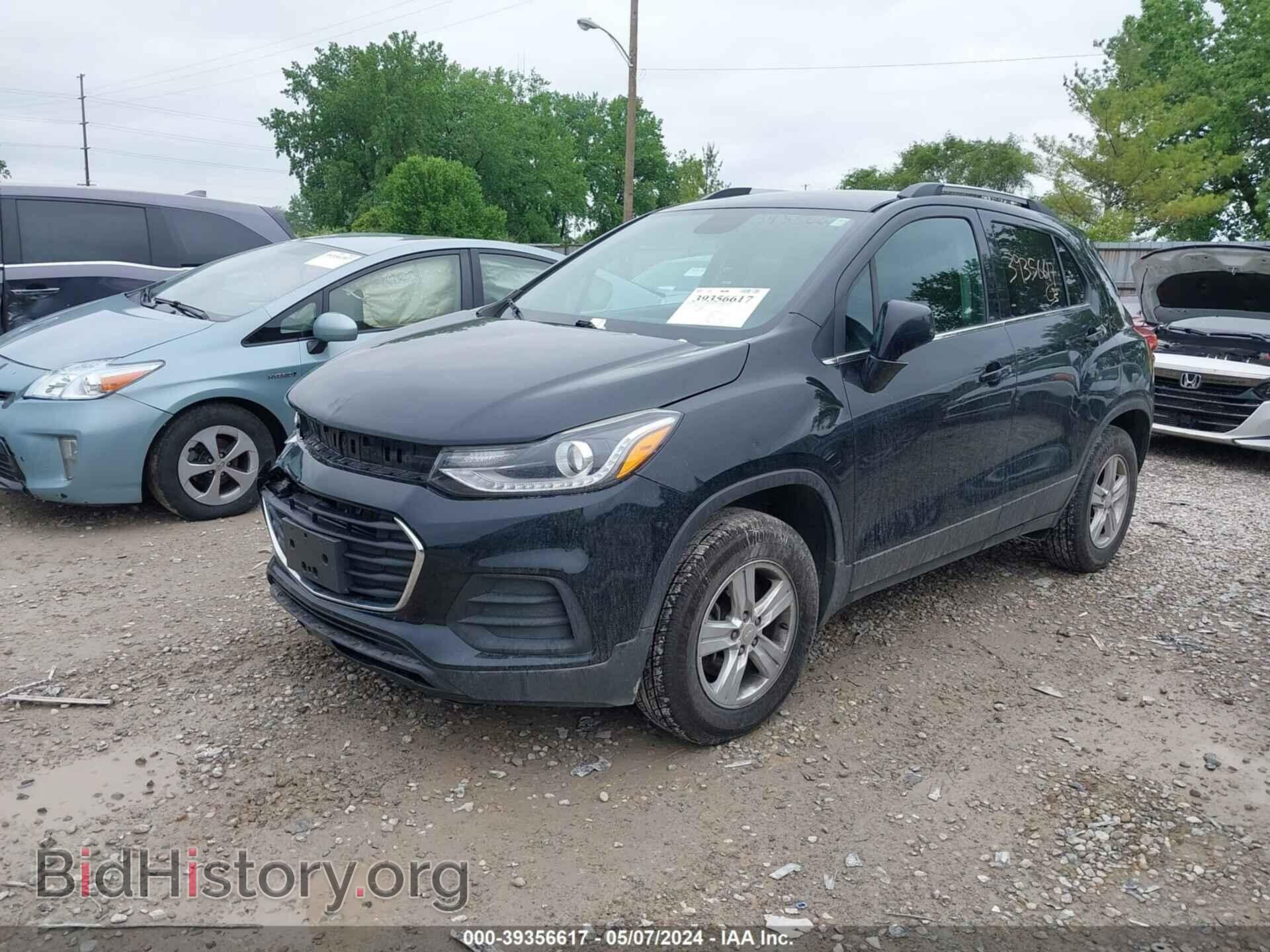 2017 CHEVROLET TRAX - VIN: 3GNCJPSBXHL140497 - Фото 2