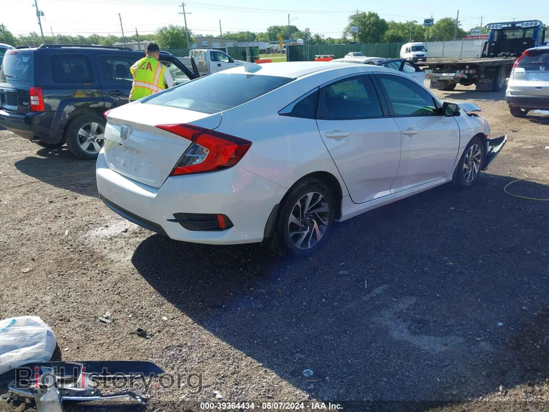 2017 HONDA CIVIC - VIN: 19XFC2F77HE002963 - Photo 4