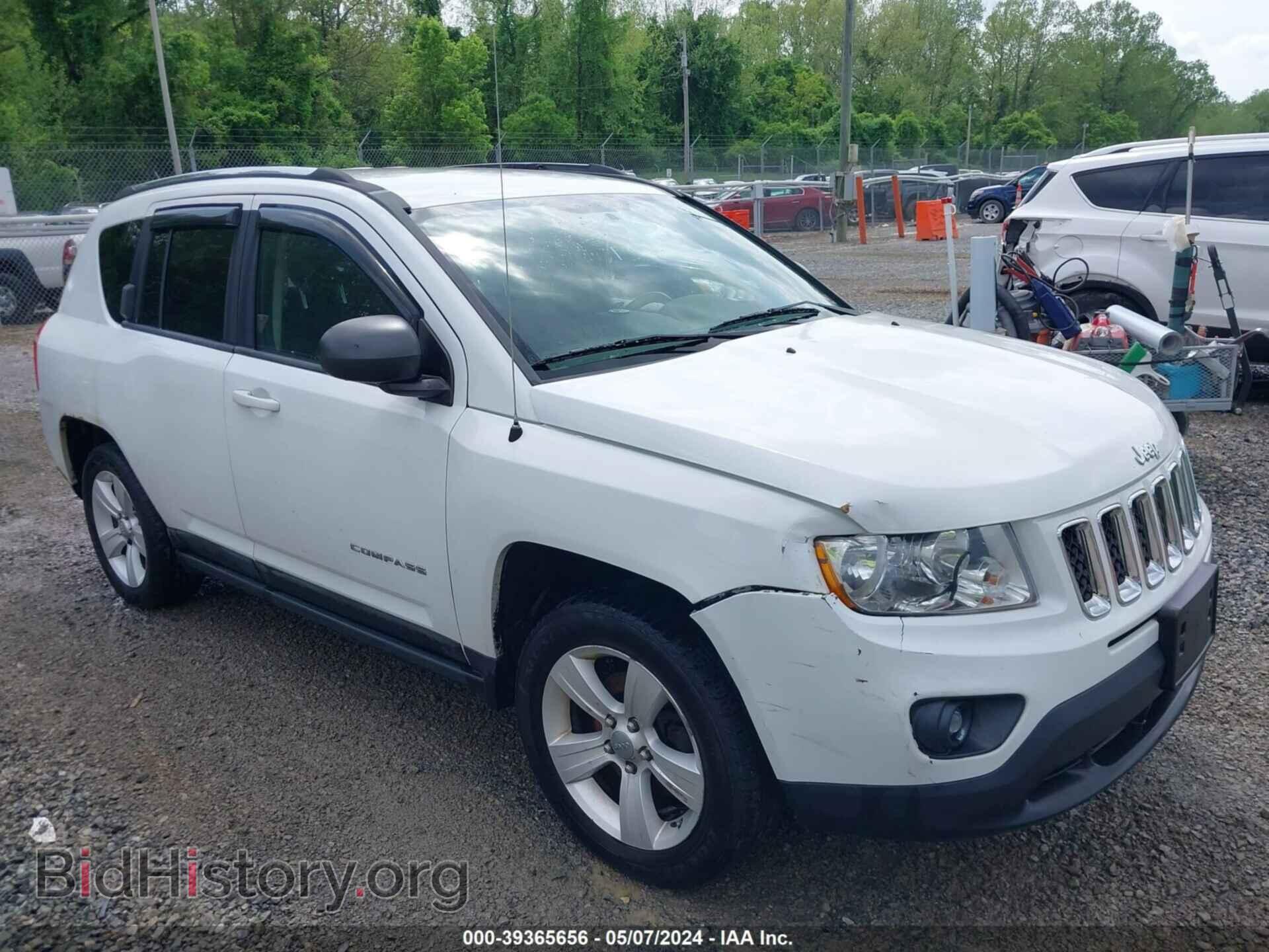Photo 1J4NF1FB7BD278712 - JEEP COMPASS 2011