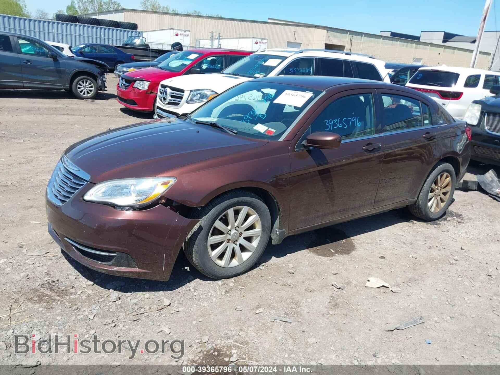 2013 CHRYSLER 200 - VIN: 1C3CCBBG3DN527103 - Фото 2
