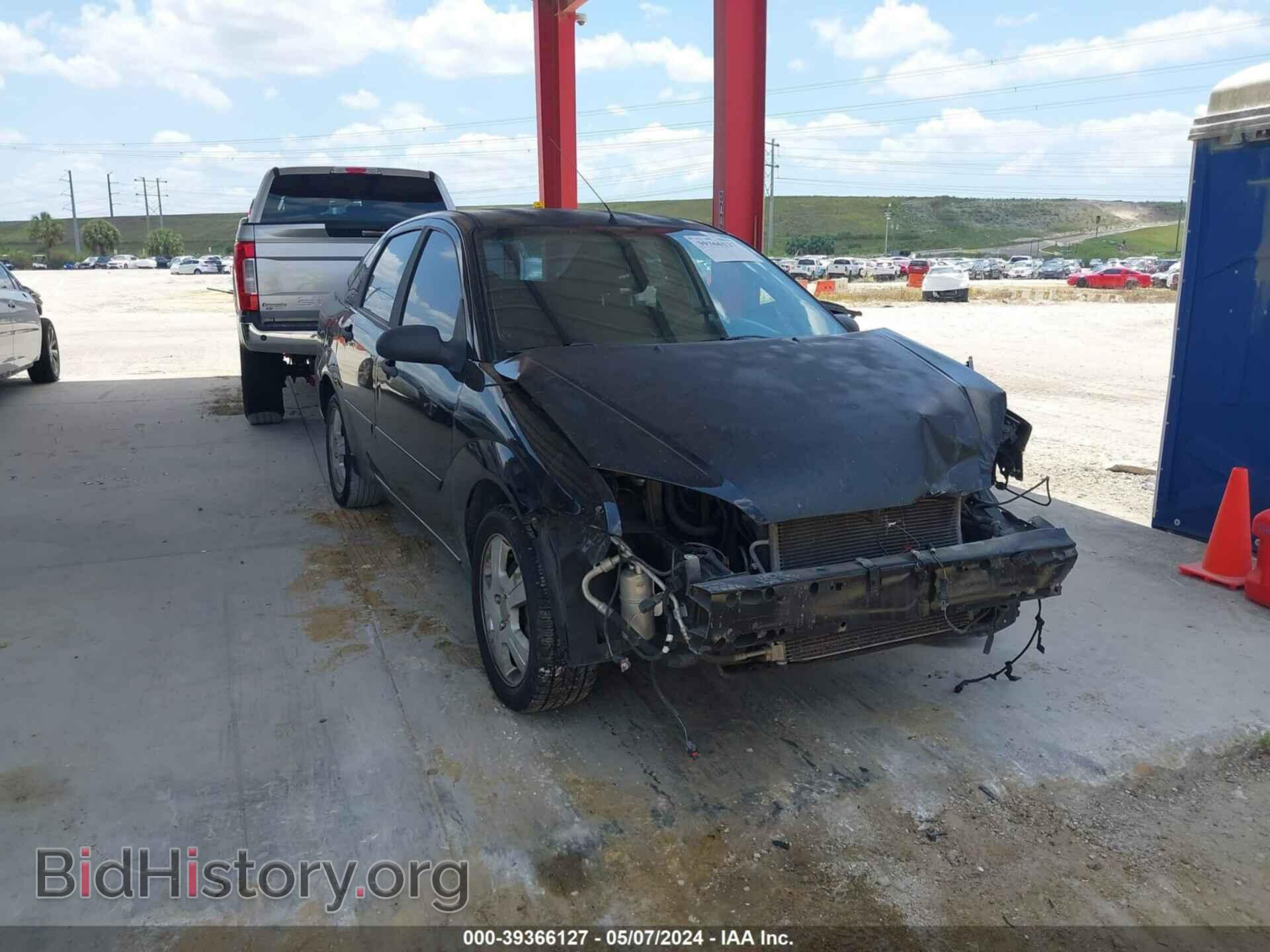 Photo 1FAHP34N06W238576 - FORD FOCUS 2006