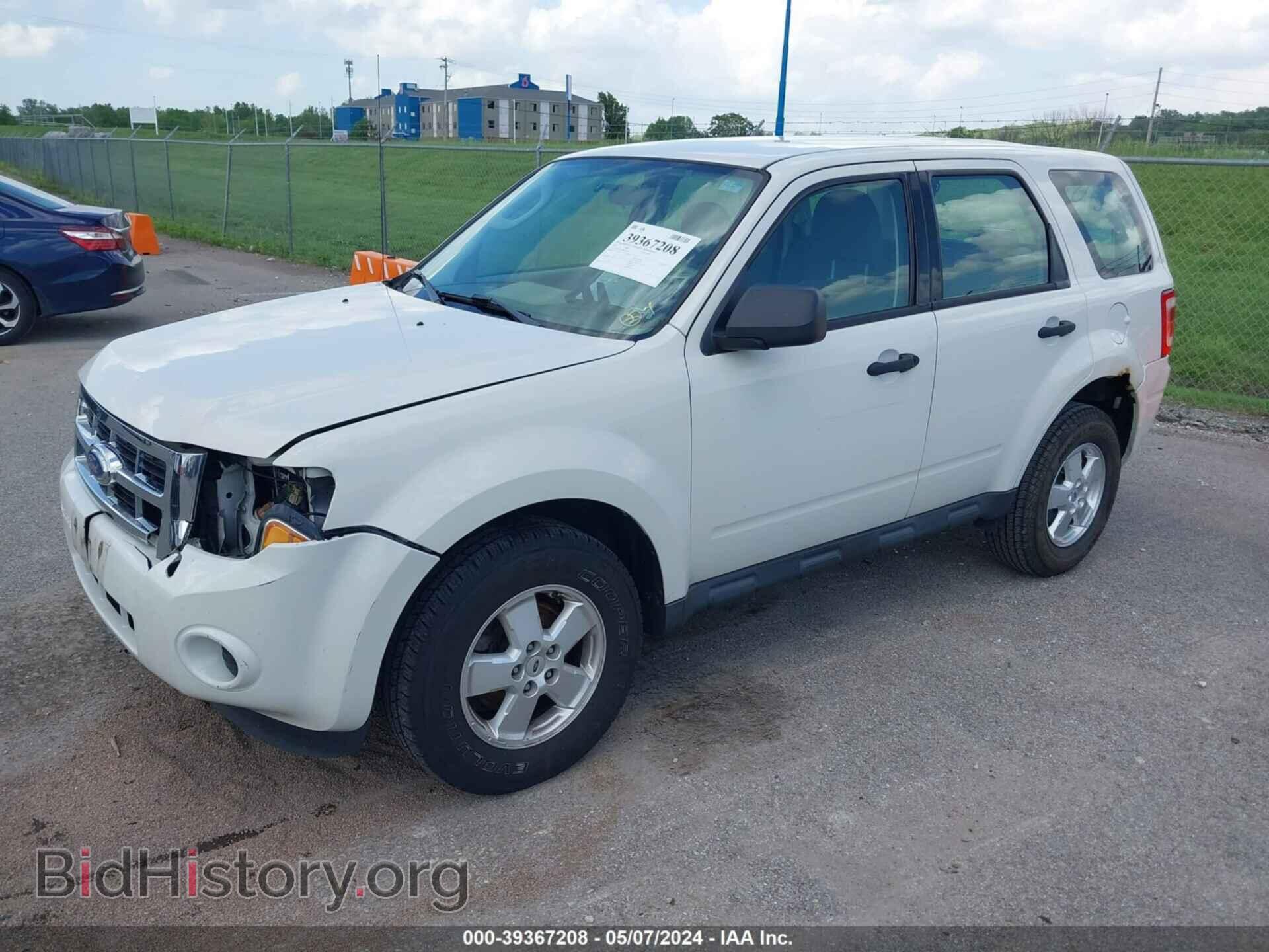 2011 FORD ESCAPE - VIN: 1FMCU0C74BKC16673 - Фото 2