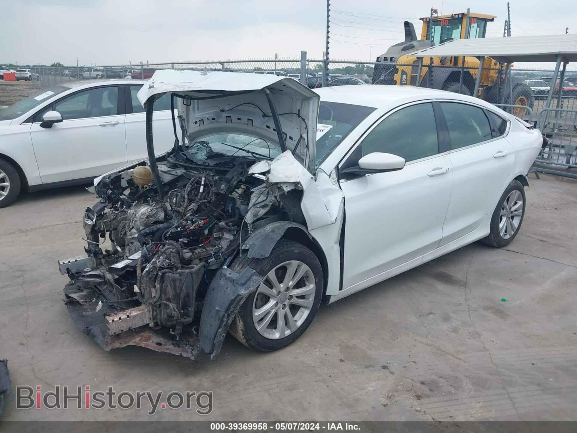 2015 CHRYSLER 200 - VIN: 1C3CCCAB3FN598526 - Фото 2