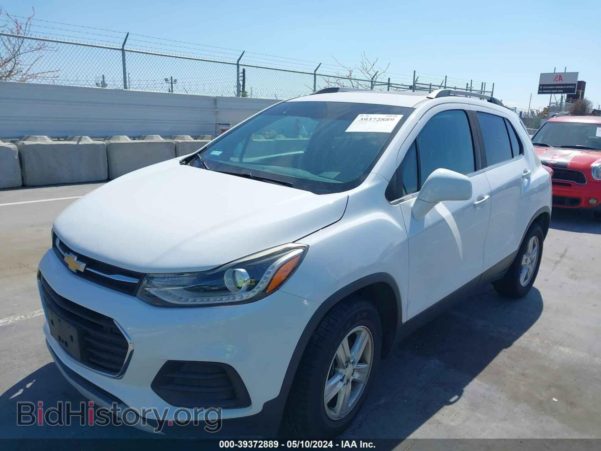 2017 CHEVROLET TRAX - VIN: 3GNCJLSB2HL203956 - Фото 2