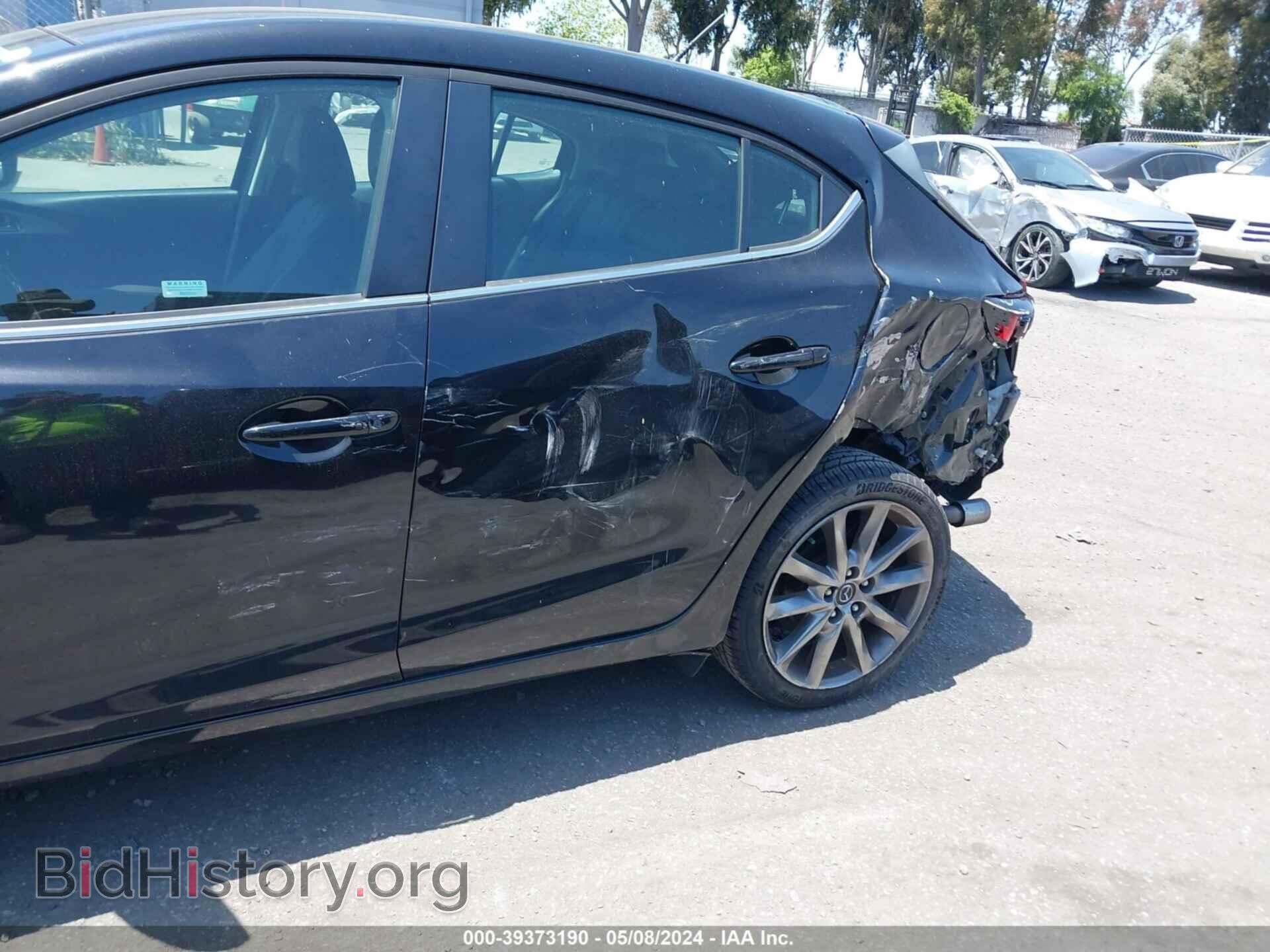 2018 MAZDA MAZDA3 - VIN: 3MZBN1L32JM268341 - Фото 19