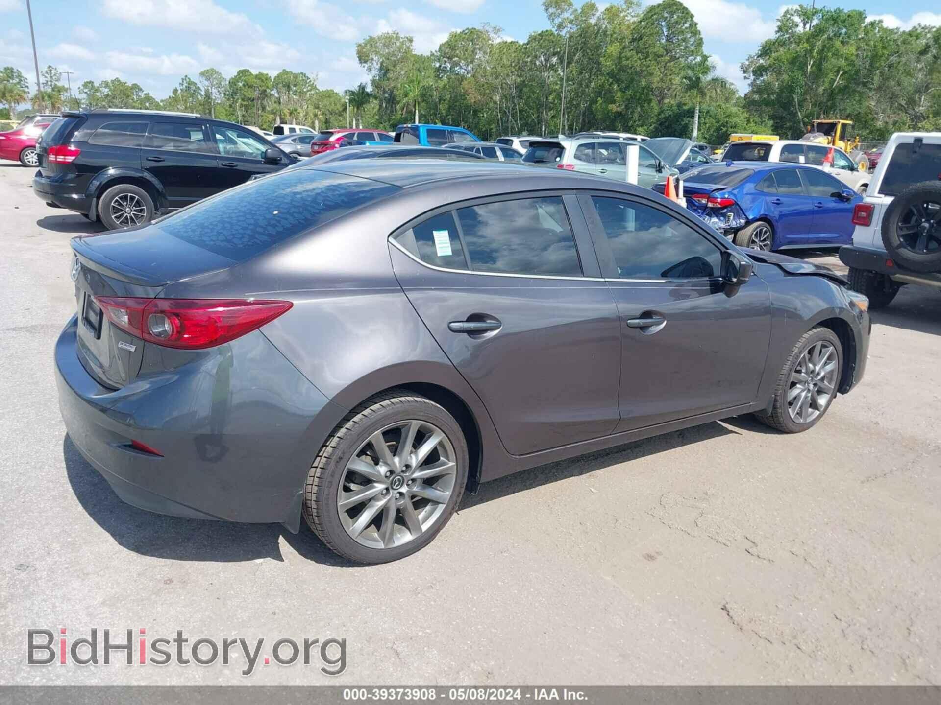 2018 MAZDA MAZDA3 - VIN: 3MZBN1V32JM247938 - Фото 4
