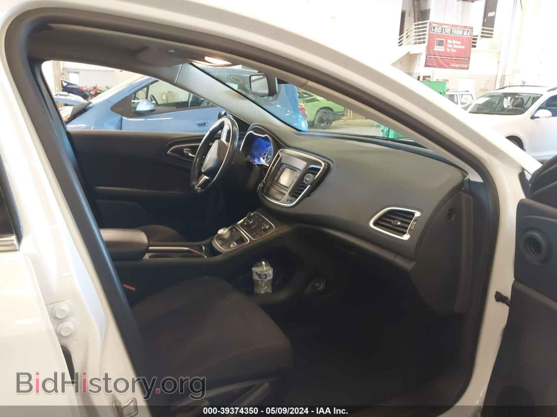 2015 CHRYSLER 200 - VIN: 1C3CCCAB1FN681775 - Фото 5