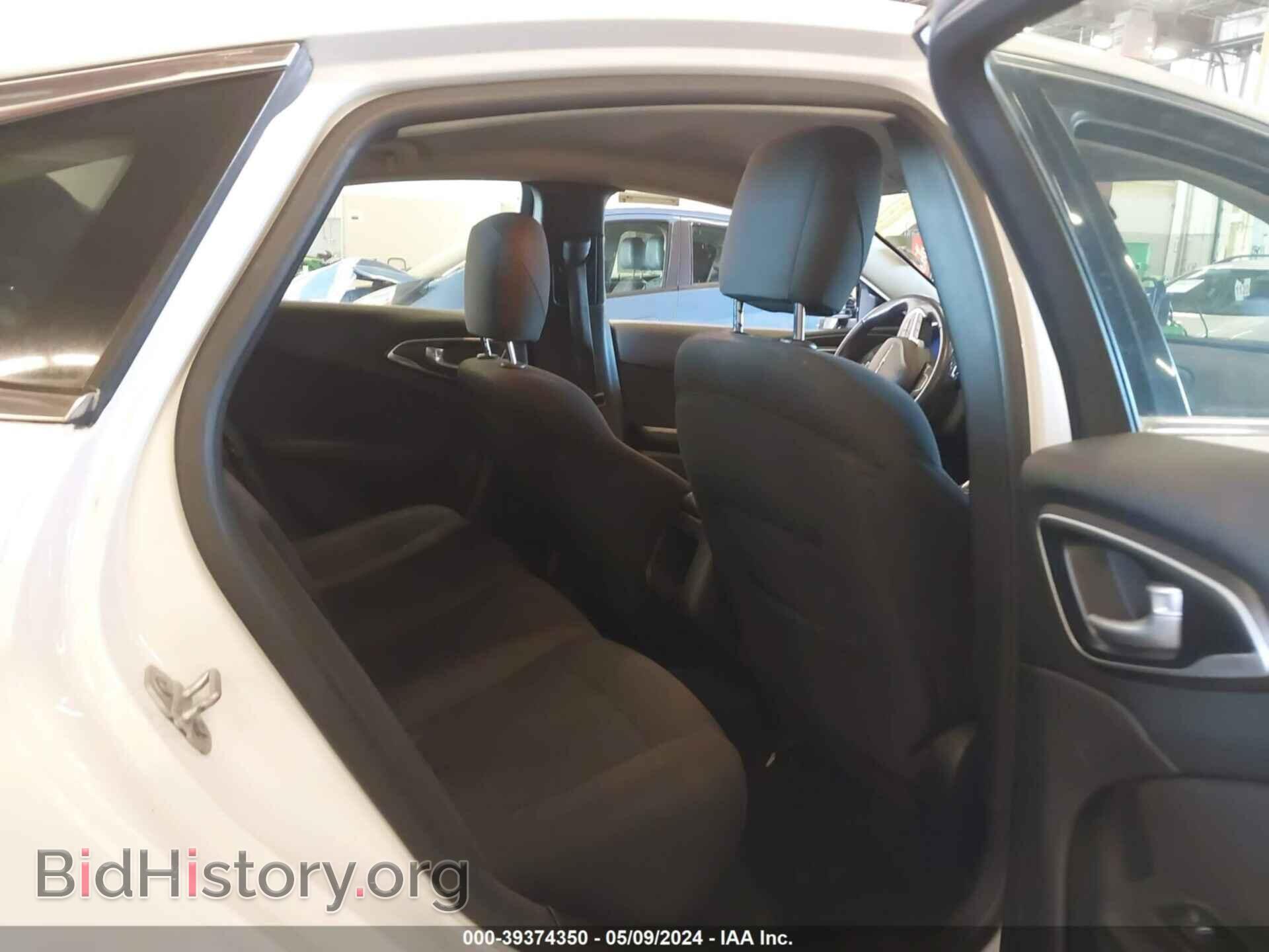 2015 CHRYSLER 200 - VIN: 1C3CCCAB1FN681775 - Фото 8