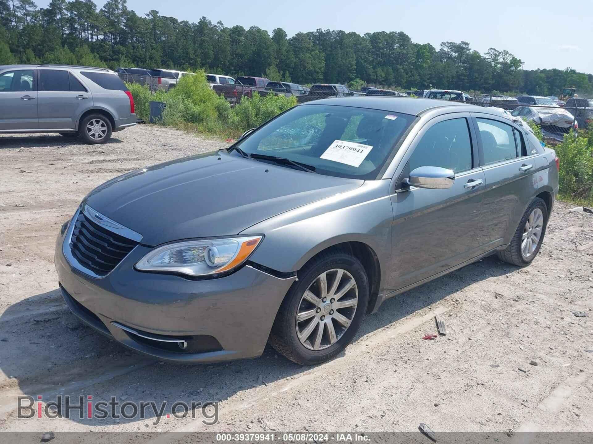 2013 CHRYSLER 200 - VIN: 1C3CCBCG3DN579331 - Фото 2