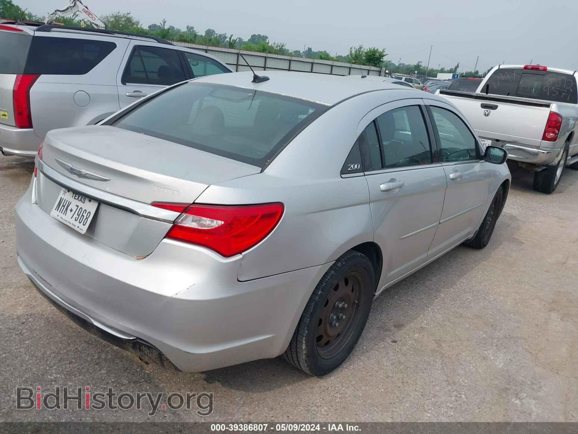 2012 CHRYSLER 200 - VIN: 1C3CCBAB3CN317959 - Фото 4