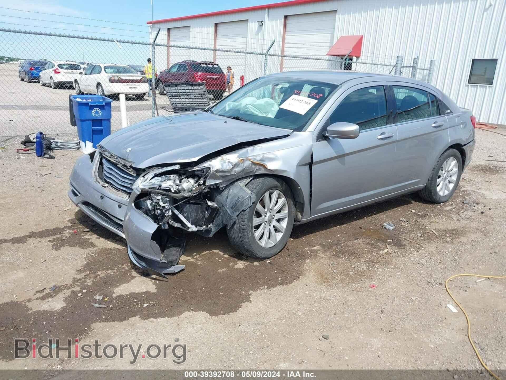 2013 CHRYSLER 200 - VIN: 1C3CCBBB7DN762463 - Фото 2