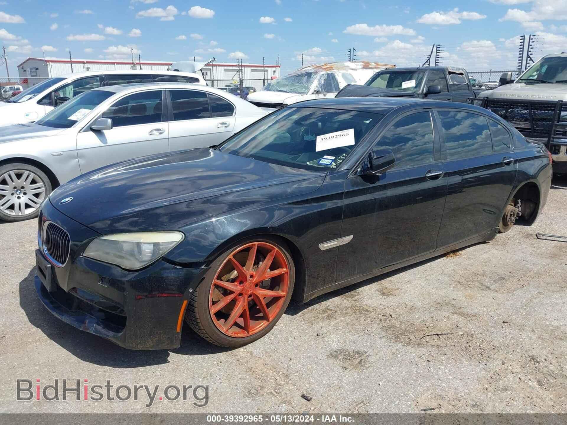 2011 BMW 750LI - VIN: WBAKB8C58BC851633 - Фото 2