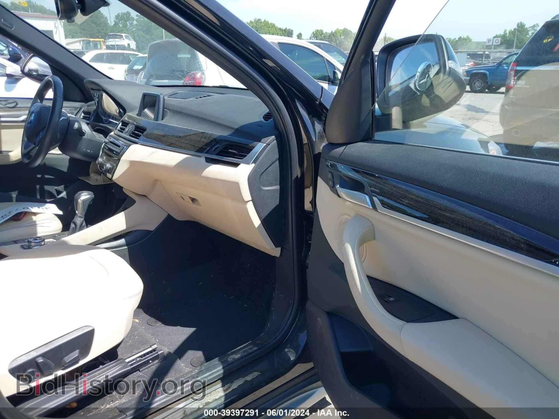 2017 BMW X1 - VIN: WBXHT3C36H5F80974 - Фото 5