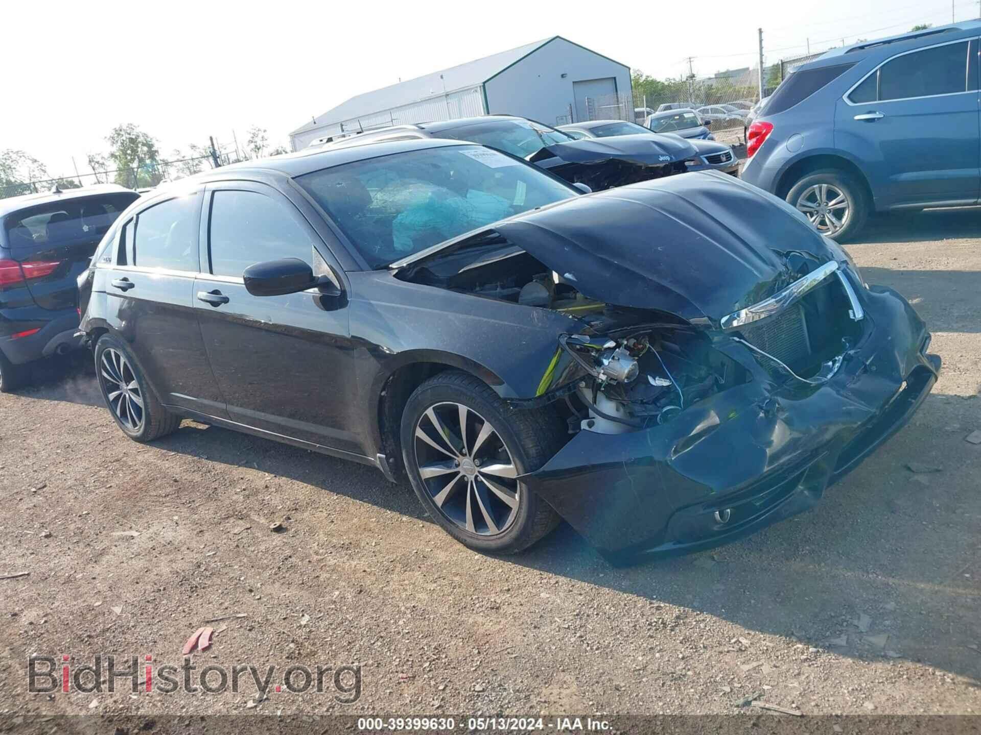 Photo 1C3BC8FG8BN624061 - CHRYSLER 200 2011