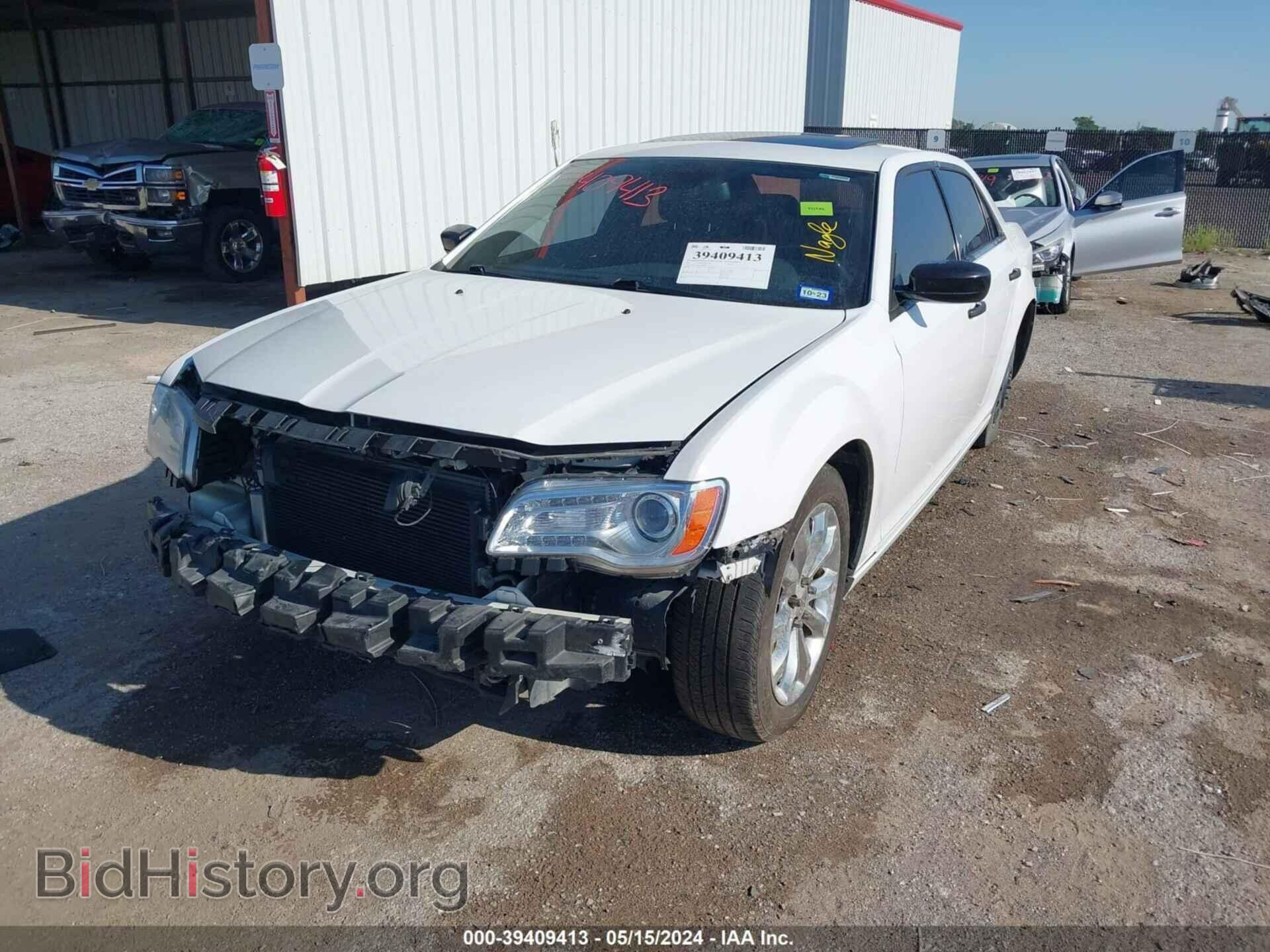 2011 CHRYSLER 300C - VIN: 2C3CA6CT9BH583237 - Фото 2