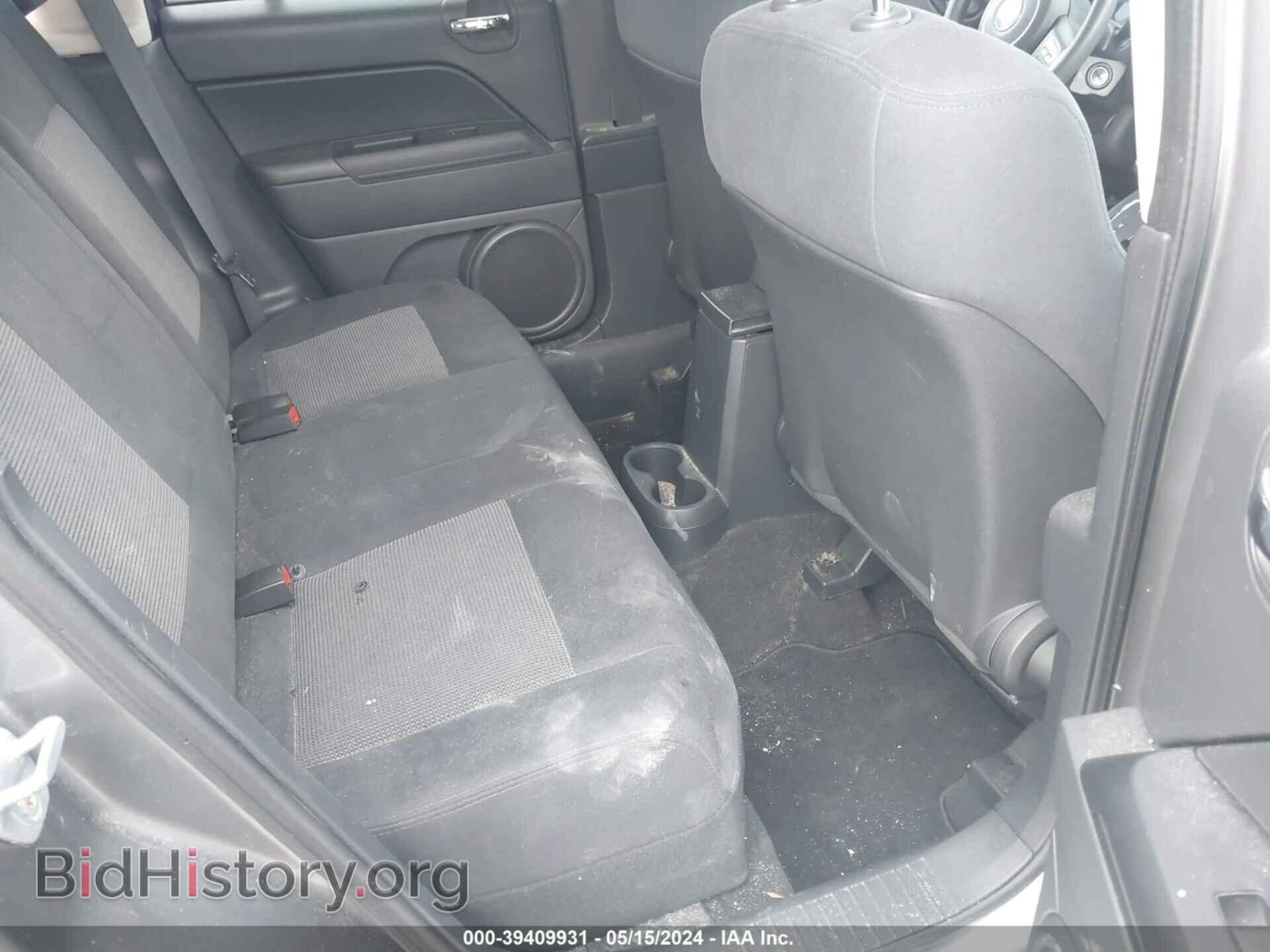 2011 JEEP COMPASS - VIN: 1J4NF1FBXBD218214 - Photo 8