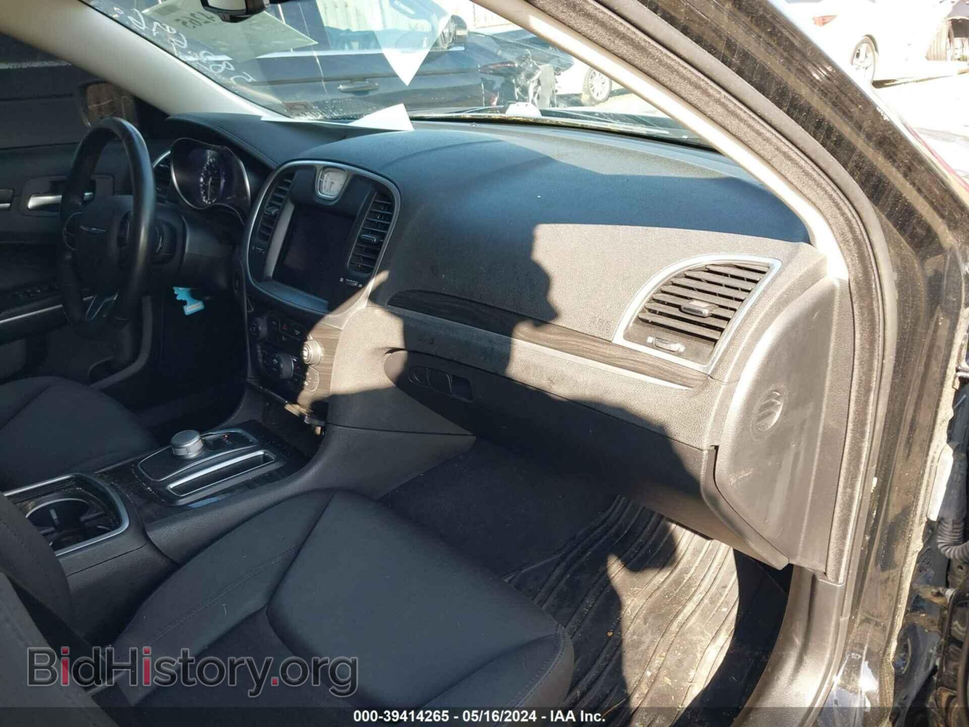 2019 CHRYSLER 300 - VIN: 2C3CCAAGXKH582696 - Фото 5