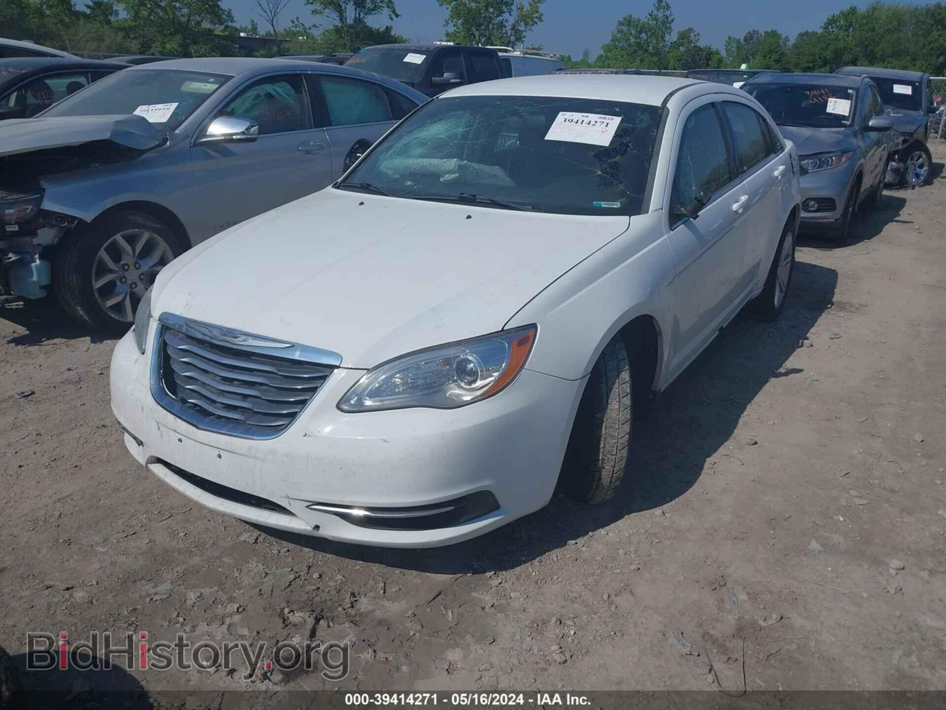 2011 CHRYSLER 200 - VIN: 1C3BC1FB8BN610138 - Фото 2